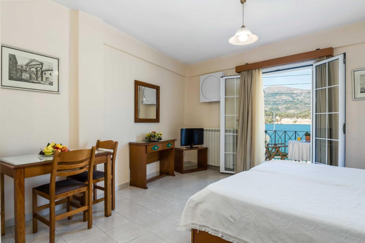 Rouchotas Apartments Argostoli  Esterno foto